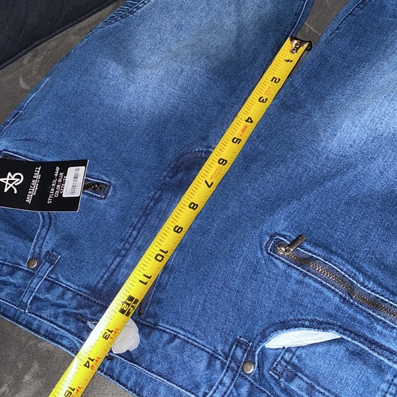 Plus Jeans - Picture 7 of 8